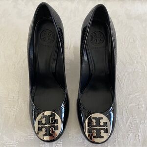 Tory Burch Black patent leather wedge Pumps